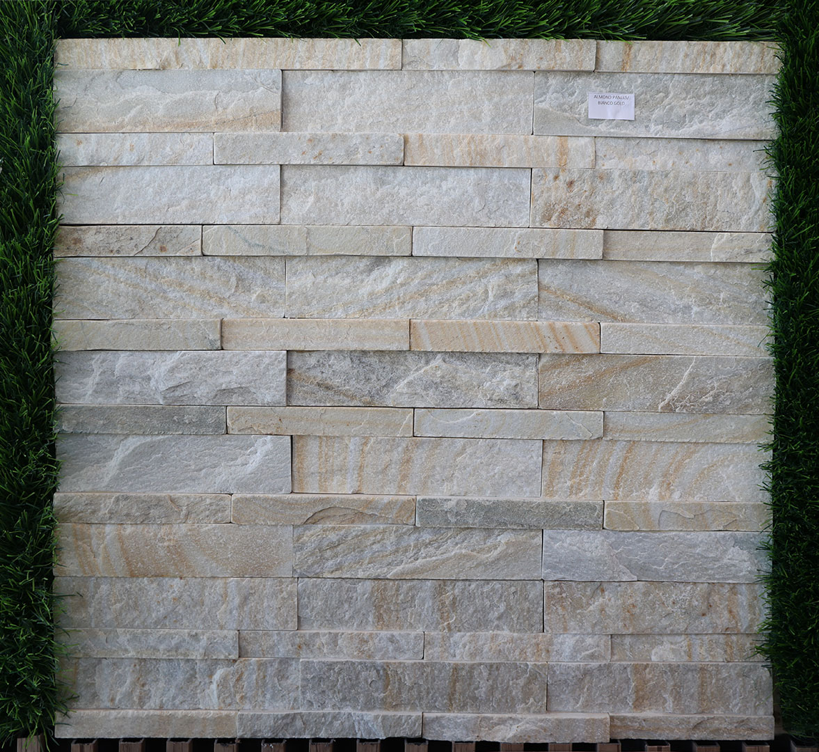 Almond Panel bianco Gold